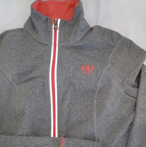 Abercrombie & Fitch - Picture 2 of 3